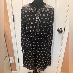 Vince Camuto Black and White Geometric Long Sleeve Dress